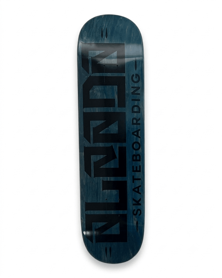 Patineta Alzada Skateboarding Clasica - Alzada Streetwear - Merch, Shows y Mas
