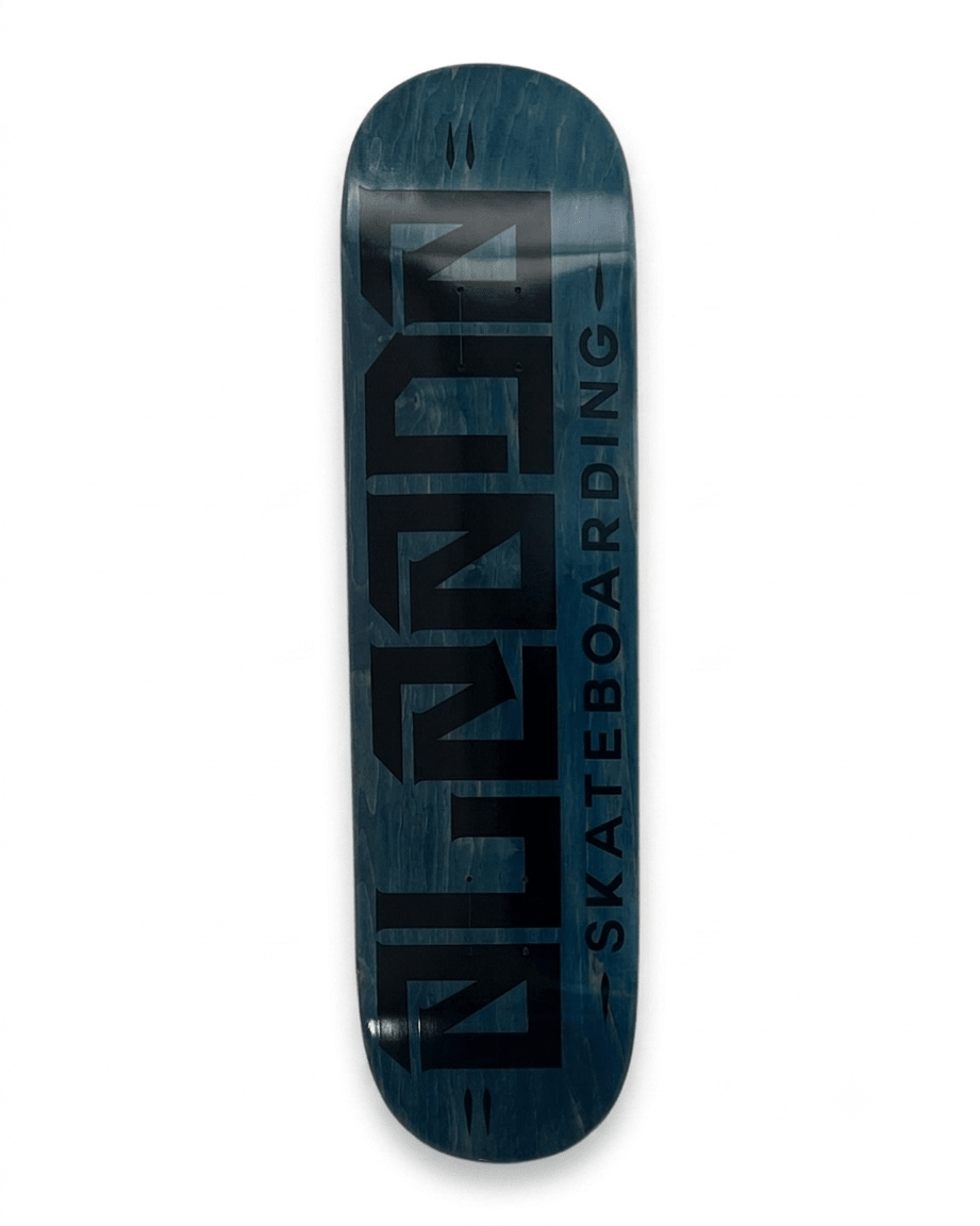 Patineta Alzada Skateboarding Clasica - Alzada Streetwear - Merch, Shows y Mas